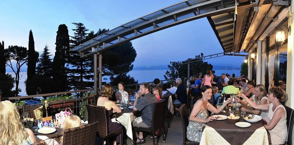 **** Parque de vacaciones Camping Bella Italia Peschiera del Garda Italia