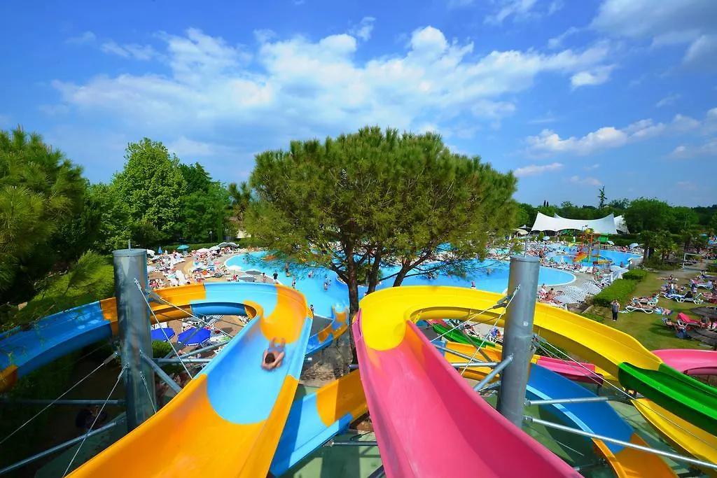 Camping Bella Italia Peschiera del Garda 4*,  Italia