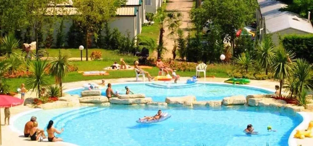 Camping Bella Italia Peschiera del Garda Olaszország